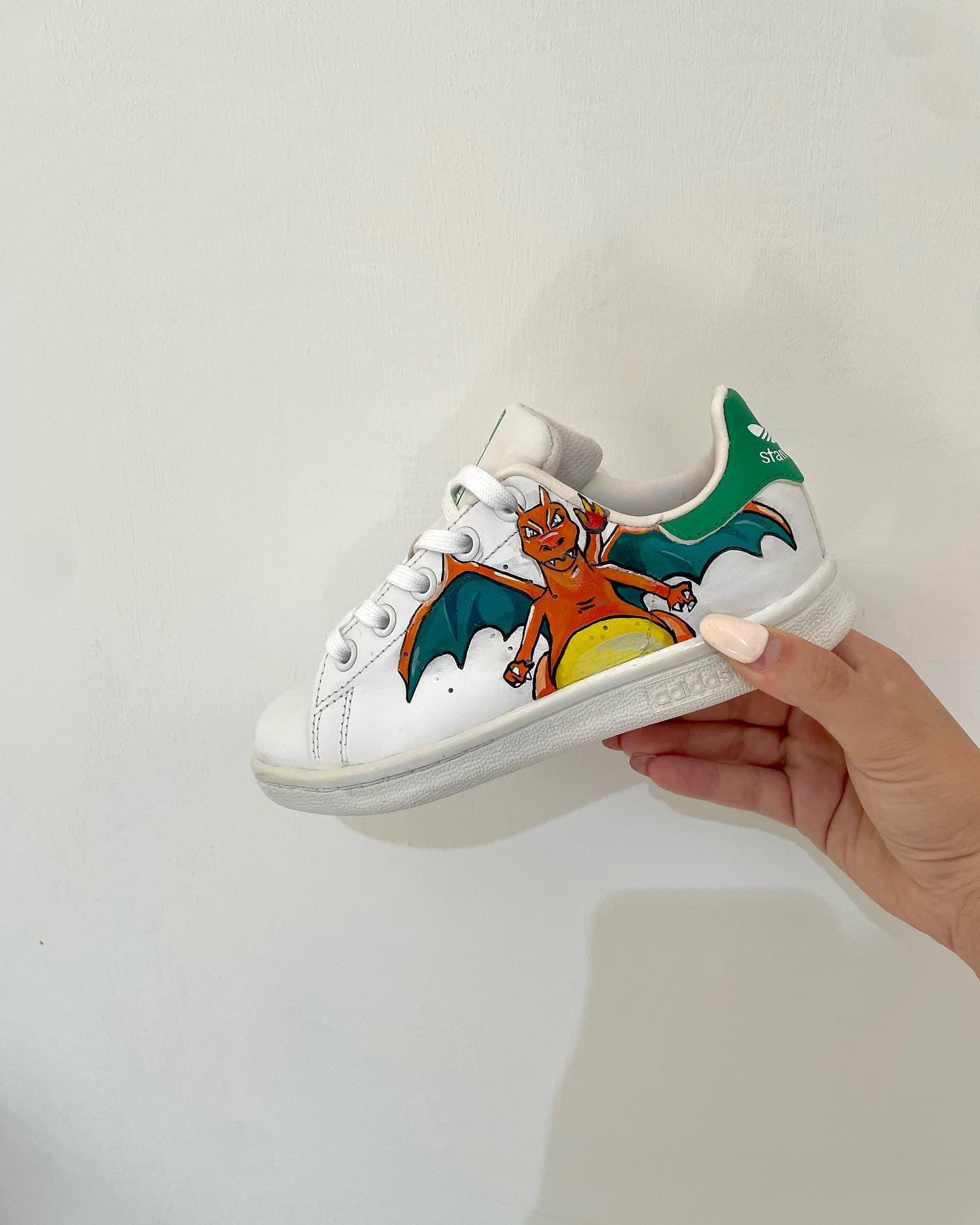 Charizard, Adidas Stan Smith